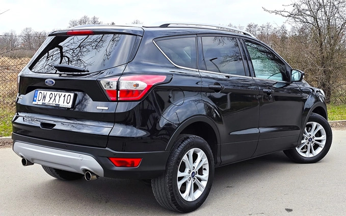 Ford Kuga cena 67900 przebieg: 119000, rok produkcji 2018 z Bochnia małe 497